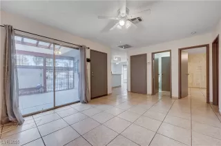 Photo #5: 2675247 Listing