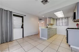 Photo #6: 2675247 Listing