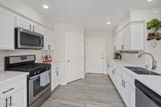 Photo #3: 2675251 Listing