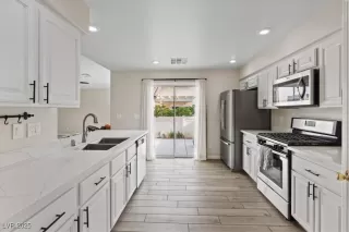 Photo #4: 2675251 Listing