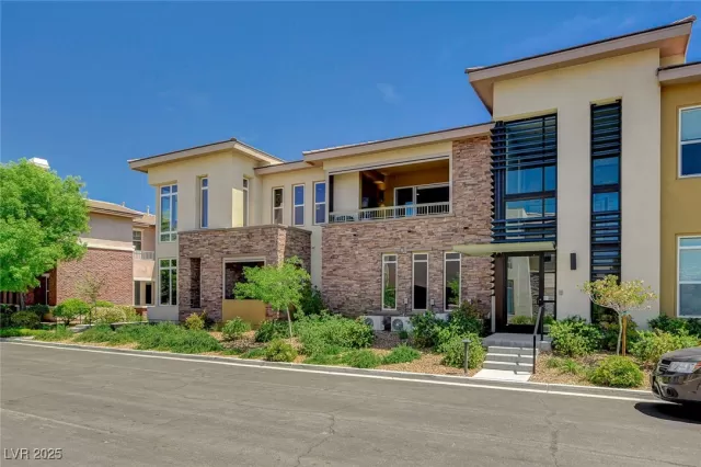 MLS: 2675308 Condo For Sale