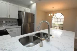 Photo #6: 2675309 Listing 