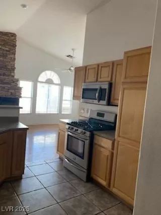 Photo #2: 2675312 Listing 