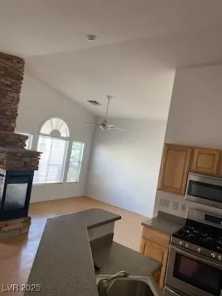 Photo #3: 2675312 Listing 