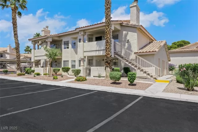 MLS: 2675328 Condo For Sale