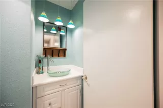 Photo #3: 2675349 Listing