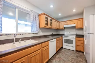 Photo #6: 2675349 Listing