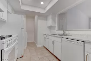 Photo #3: 2675377 Listing