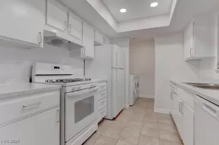 Photo #4: 2675377 Listing