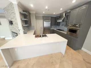 Photo #5: 2675459 Listing 