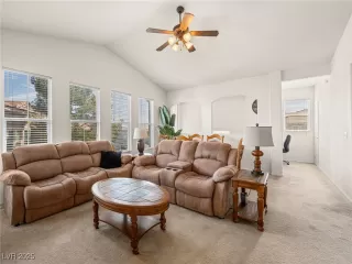 Photo #5: 2675469 Listing