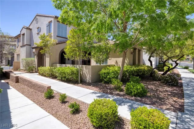 MLS: 2675492 Condo For Sale