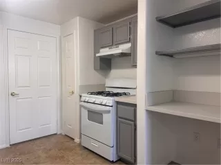 Photo #5: 2675508 Listing 