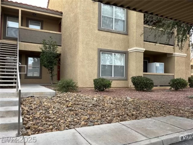 MLS: 2675516 Condo For Sale