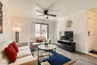 Photo #4: 2675557 Listing