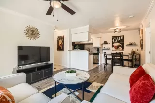 Photo #5: 2675557 Listing