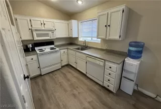 Photo #6: 2675575 Listing