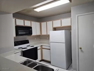 Photo #3: 2675578 Listing 