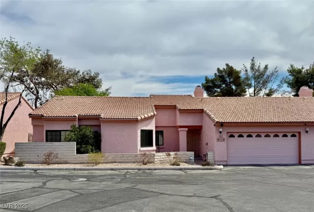 MLS: 2675603 Condo For Sale