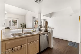 Photo #1: 2675603 Listing