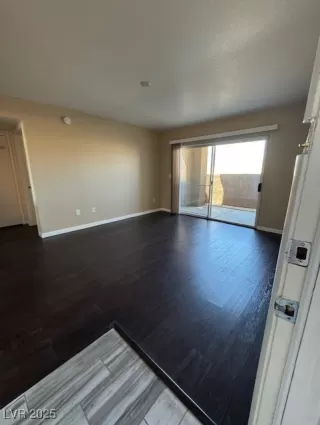 Photo #2: 2675616 Listing 