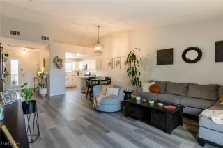 Photo #3: 2675697 Listing