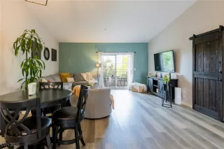 Photo #4: 2675697 Listing