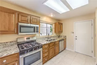 Photo #3: 2675699 Listing 