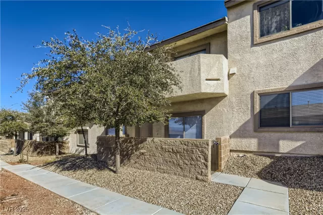 MLS: 2675715 Condo For Sale