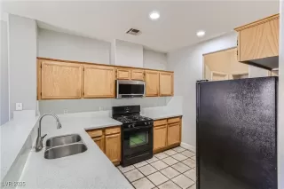 Photo #5: 2675715 Listing 