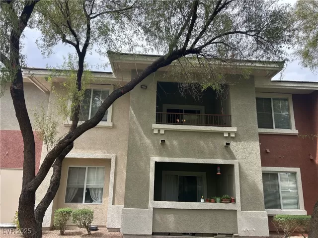 MLS: 2675743 Condo For Sale