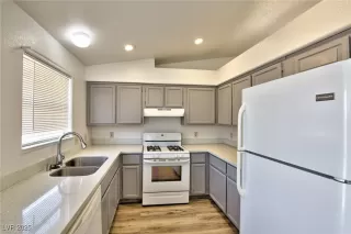 Photo #5: 2675749 Listing 