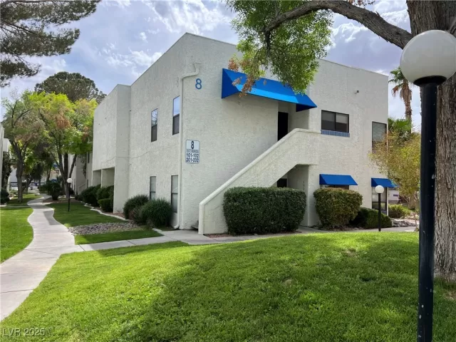 MLS: 2675769 Condo For Sale