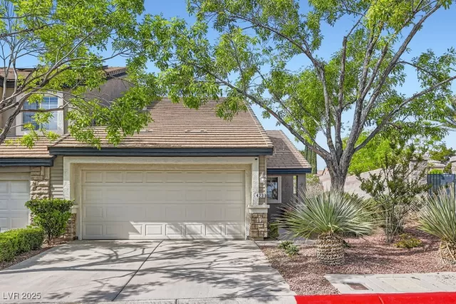 MLS: 2675778 Condo For Sale