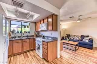 Photo #3: 2675794 Listing