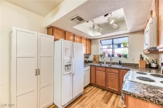 Photo #4: 2675794 Listing