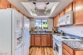 Photo #5: 2675794 Listing