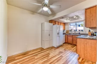 Photo #6: 2675794 Listing