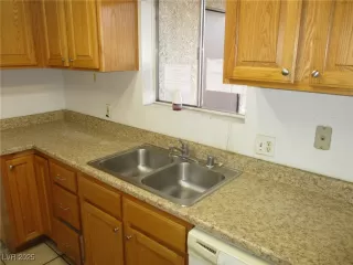 Photo #2: 2675795 Listing