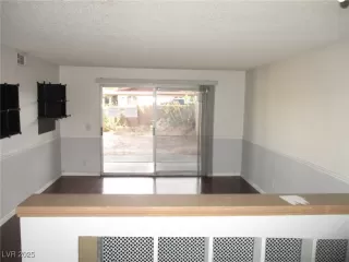 Photo #4: 2675795 Listing