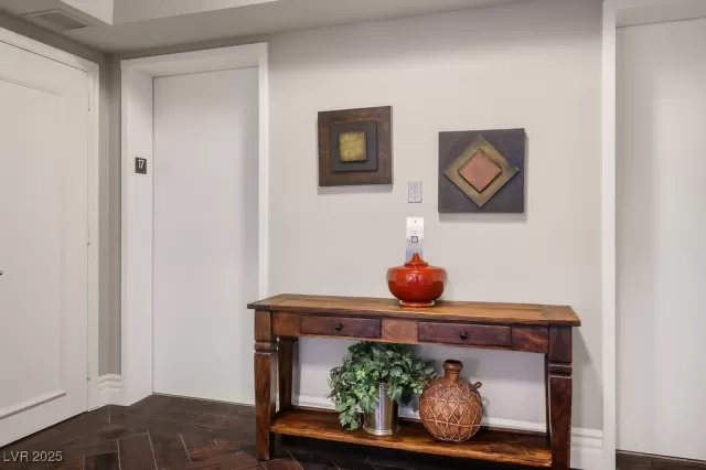 MLS: 2675796 Condo For Sale