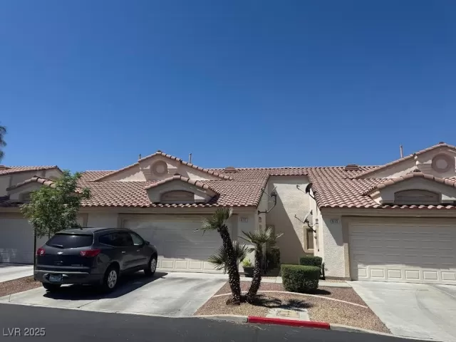 MLS: 2675809 Condo For Sale