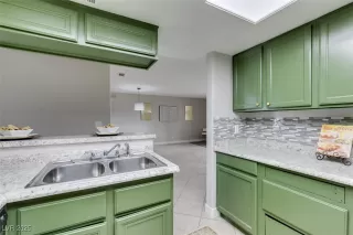 Photo #4: 2675813 Listing 