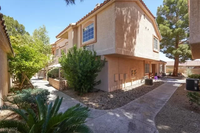 MLS: 2675821 Condo For Sale