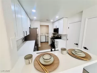 Photo #2: 2675847 Listing 