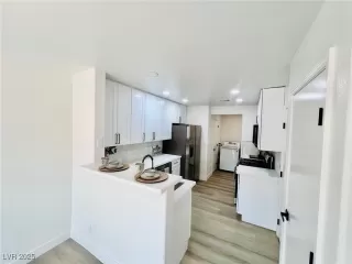 Photo #3: 2675847 Listing 