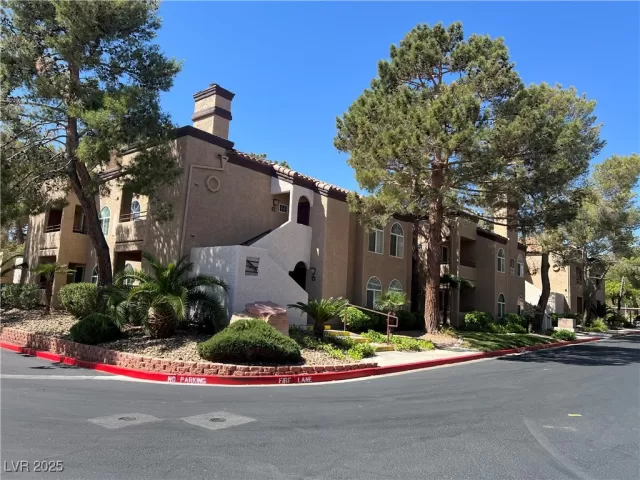 MLS: 2675863 Condo For Sale