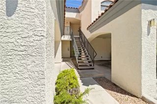 Photo #5: 2675871 Listing