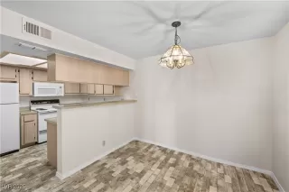 Photo #6: 2675871 Listing