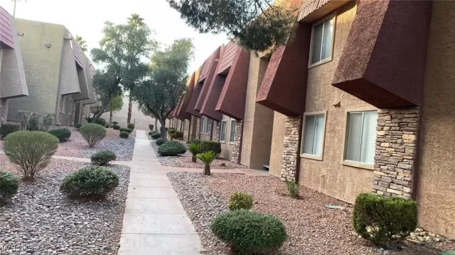 MLS: 2675878 Condo For Sale